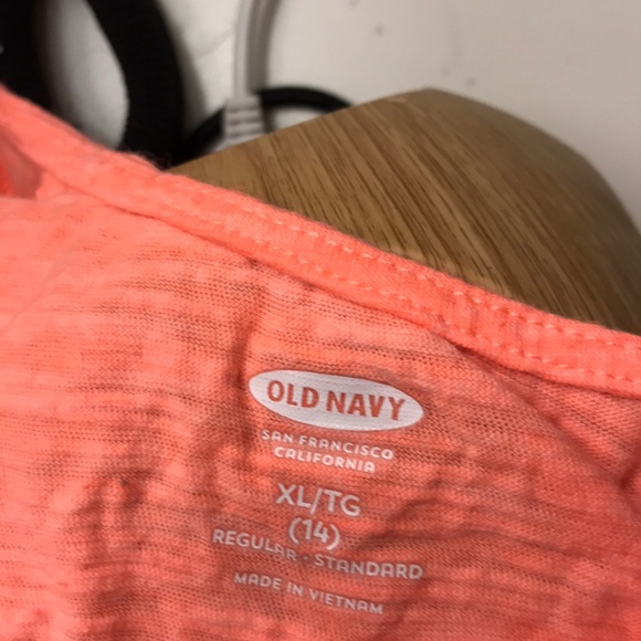Sports old navy tank top - Picture 2 of 2